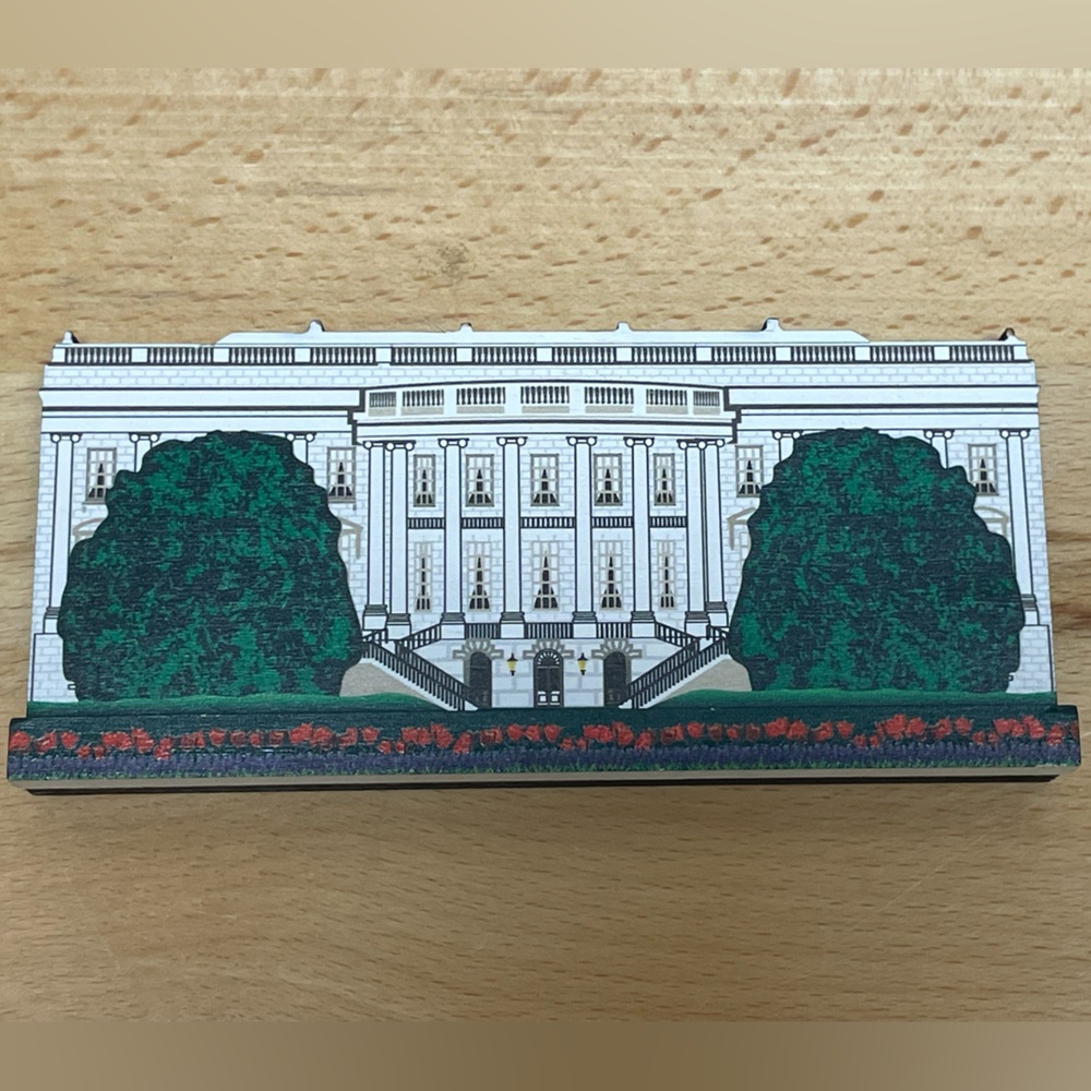 The White House. Washington DC. Maple Landmark Wood Collectable.